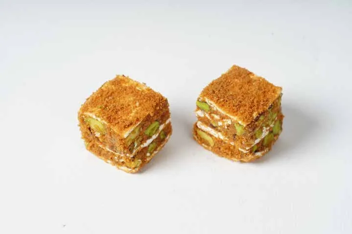 كريمة لوتس وبسكويت لوتس