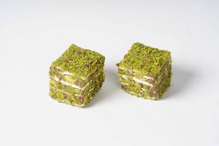 نوتيلا وفستق حلبي محمص